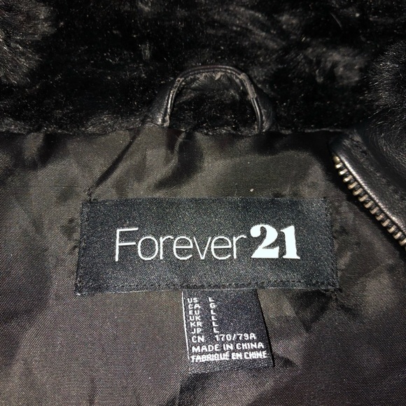 Faux fur vest - Picture 2 of 4